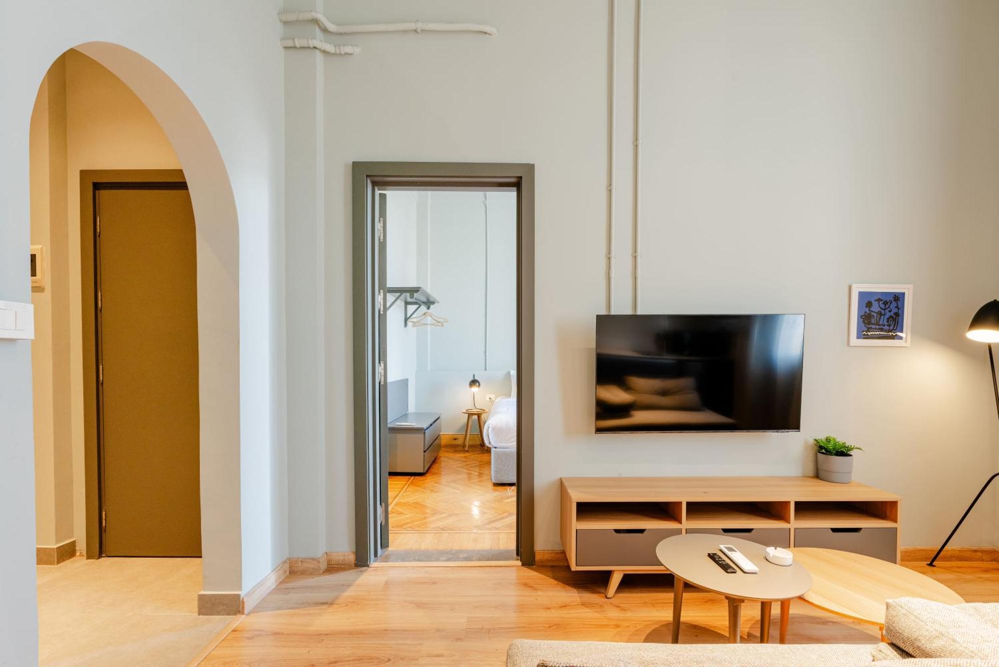 Grey L Studio Apartments Downtown Alexandria Menasce House Екстер'єр фото