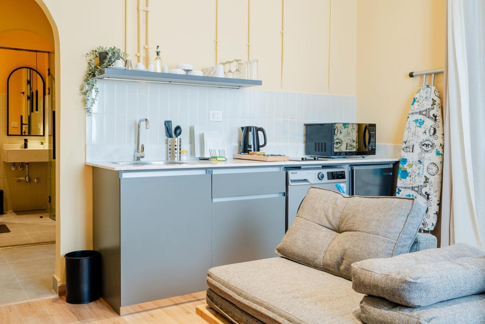 Grey L Studio Apartments Downtown Alexandria Menasce House Екстер'єр фото