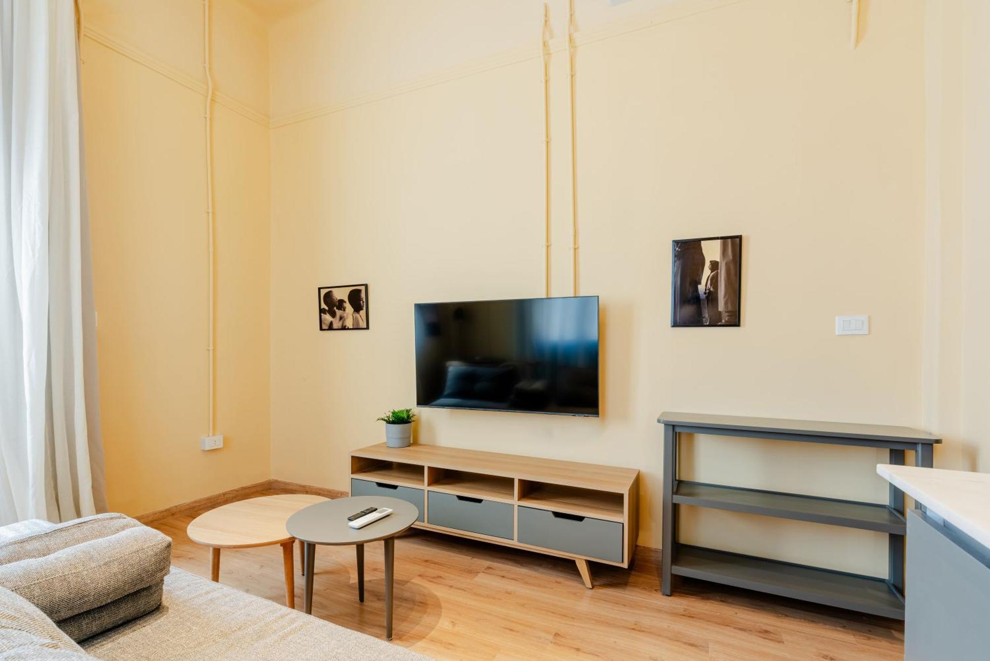 Grey L Studio Apartments Downtown Alexandria Menasce House Екстер'єр фото